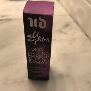 Urban Decay All-nighter setting spray.